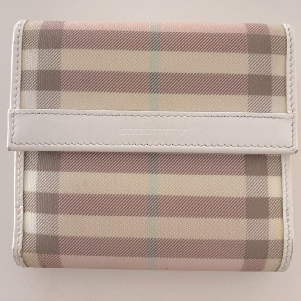 BURBERRY // authentic novacheck women’s wallet